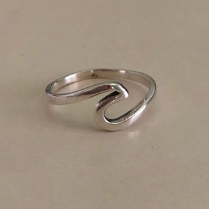 Beach wave ring